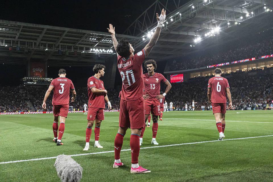 欧国联综述：葡萄牙2-1挪威！4连胜成出线首队 荷兰2-1 德国闷平